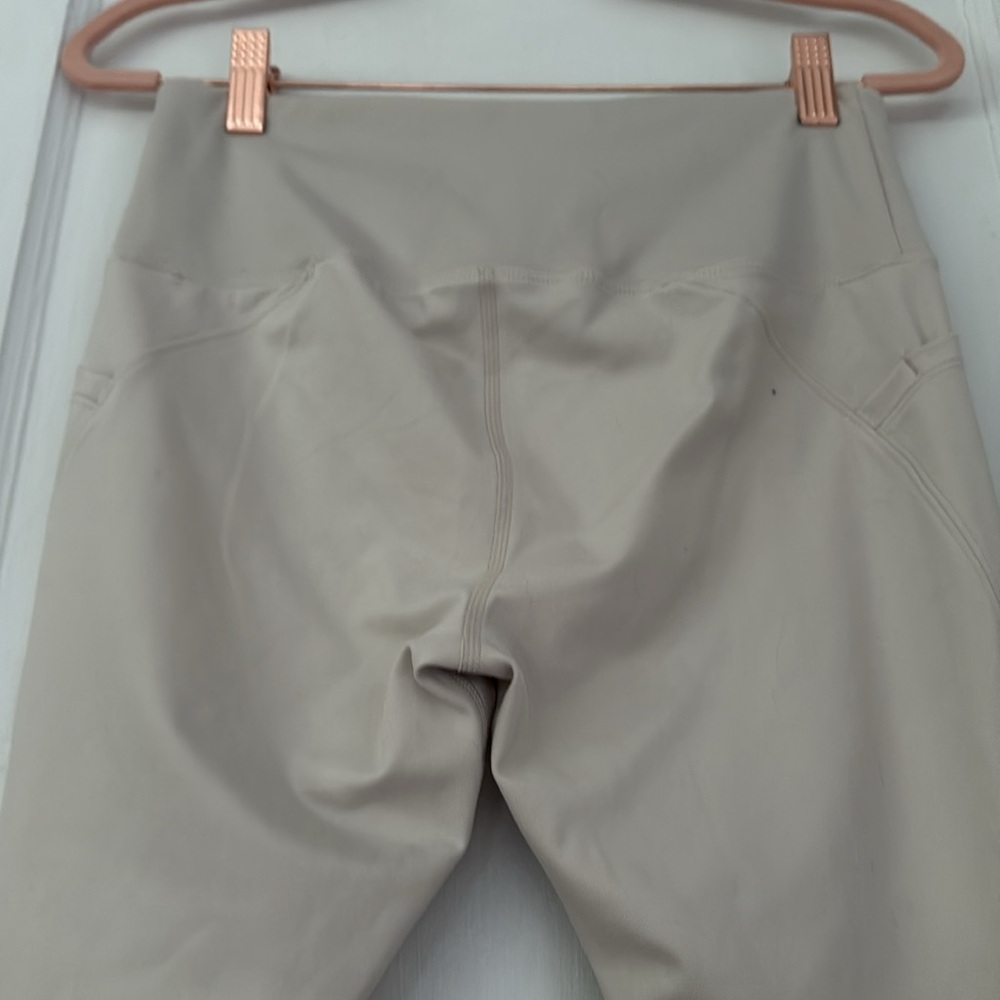 Beige High-Waisted Leggings FP